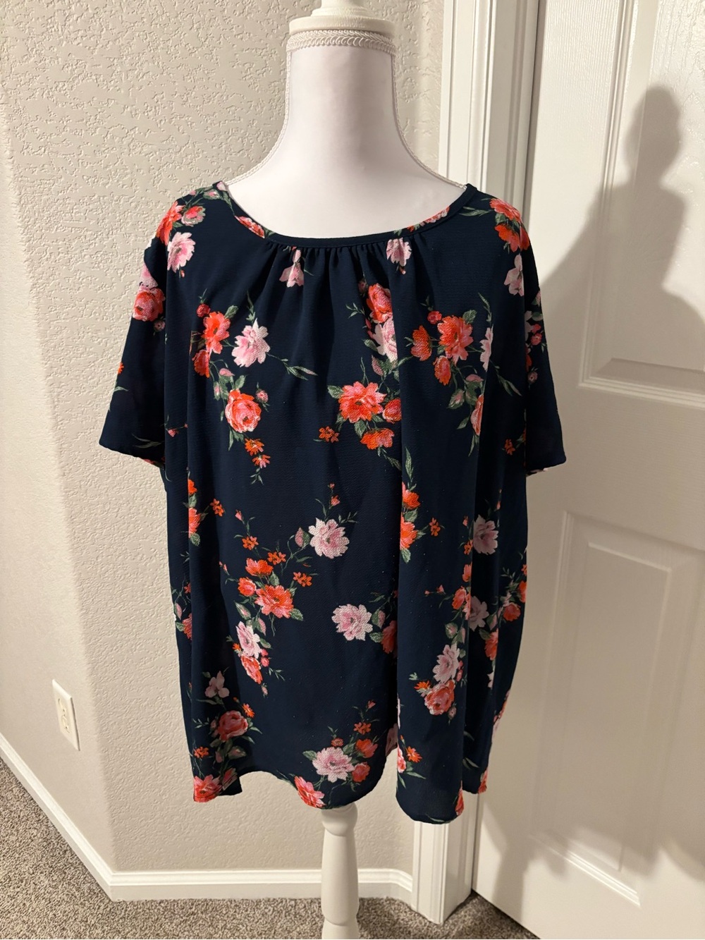 Navy Floral Short-Sleeve Women's Blouse - size 1X